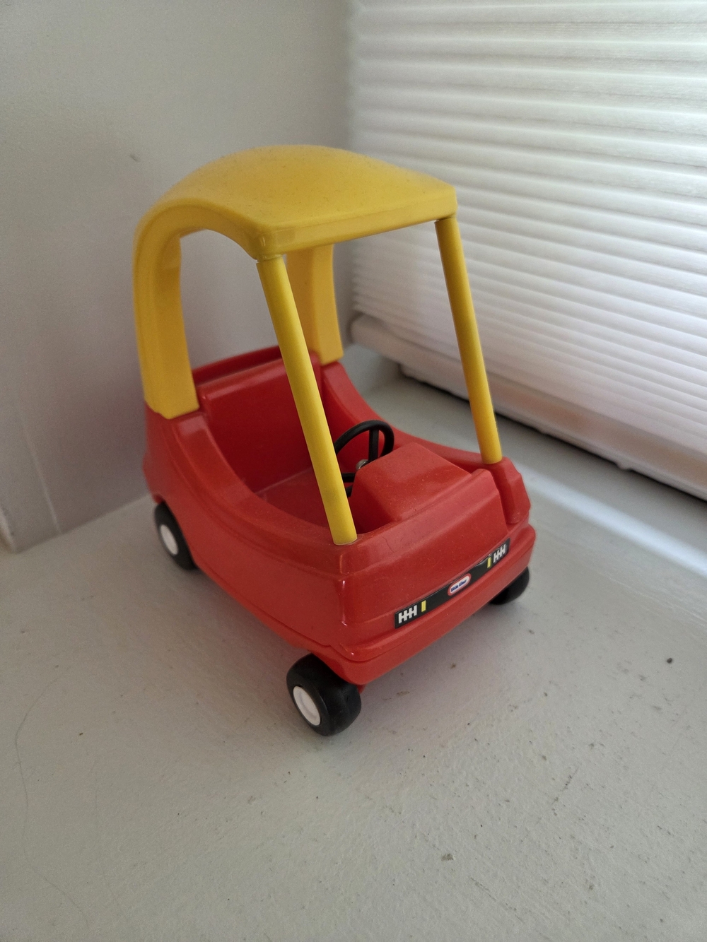 Vintage 1990 Little Tikes Dollhouse COZY COUPE Miniature Red Yellow Doll Car